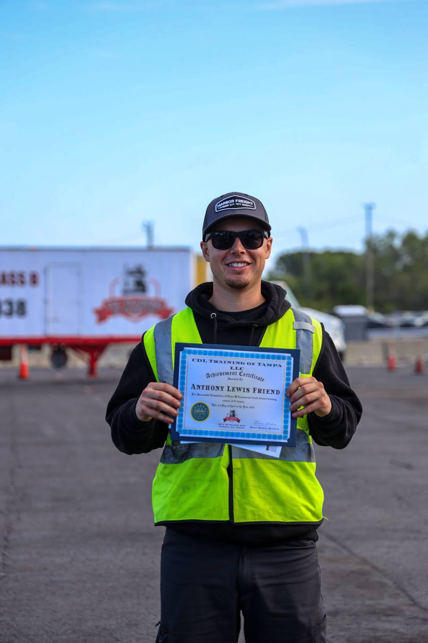 Anthony Lewis Friend — Graduado CDL Training of Tampa